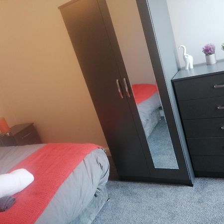Rossy Home Of Relaxations Stoke-on-Trent Экстерьер фото