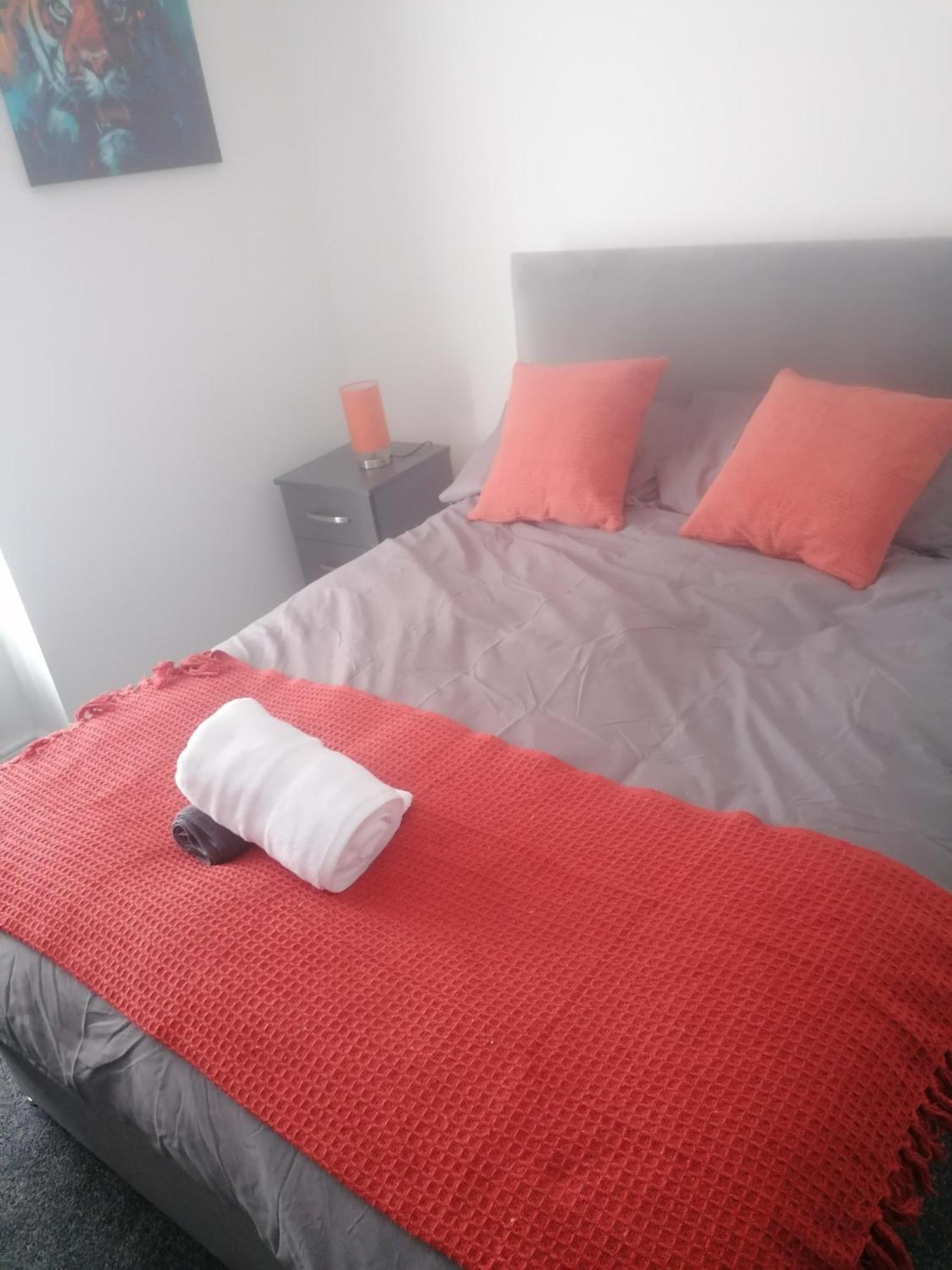 Rossy Home Of Relaxations Stoke-on-Trent Экстерьер фото