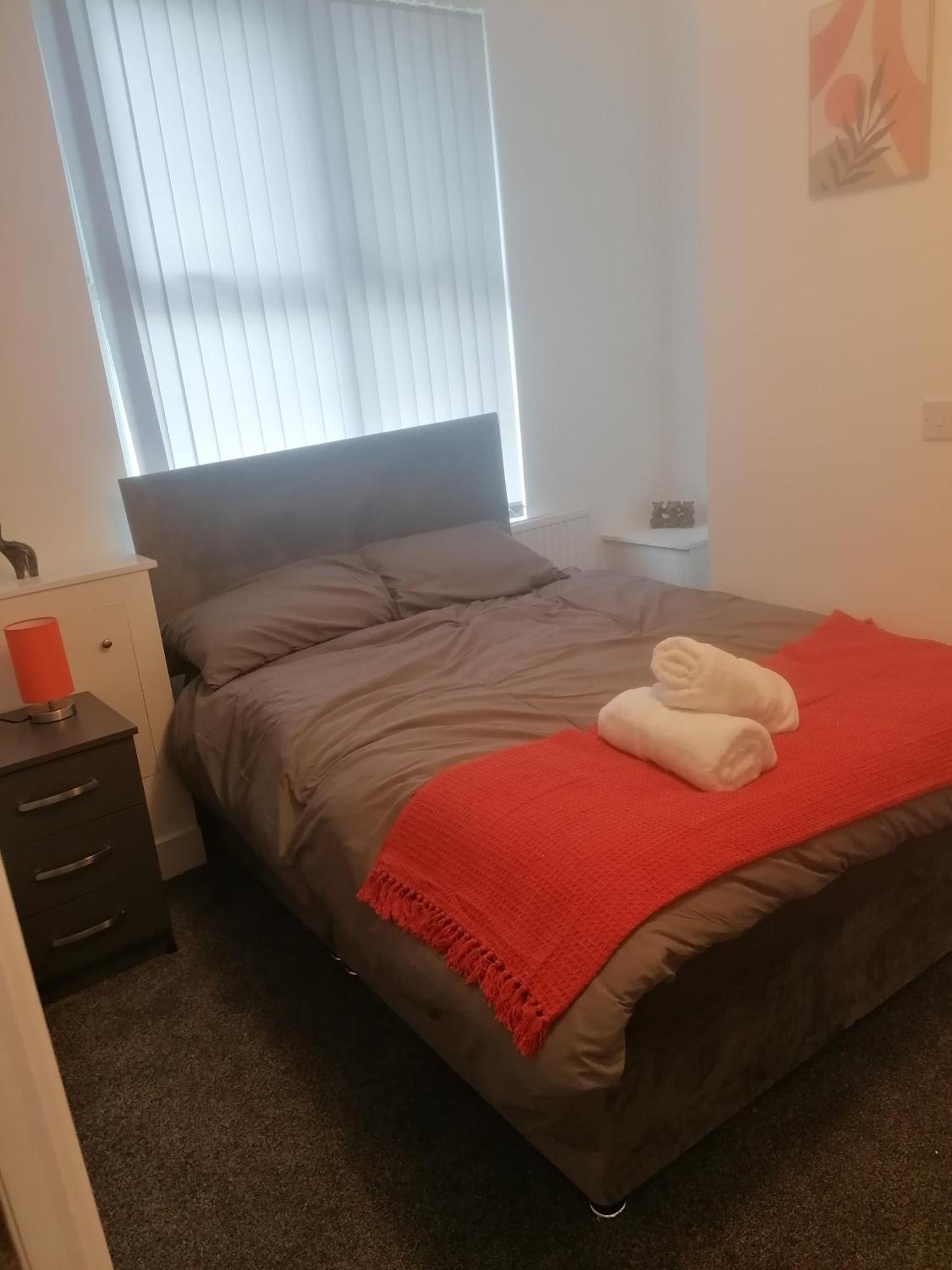 Rossy Home Of Relaxations Stoke-on-Trent Экстерьер фото