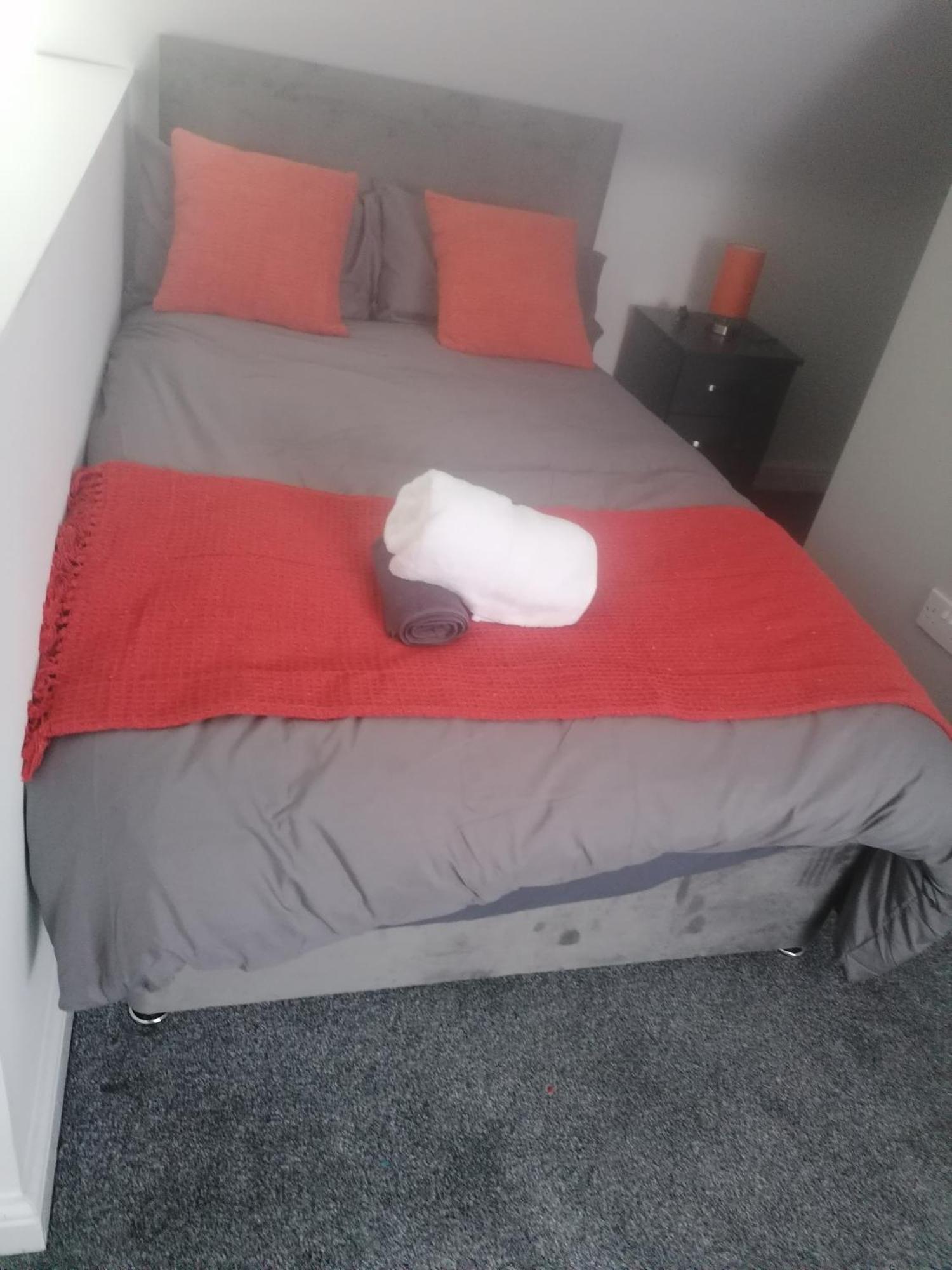 Rossy Home Of Relaxations Stoke-on-Trent Экстерьер фото