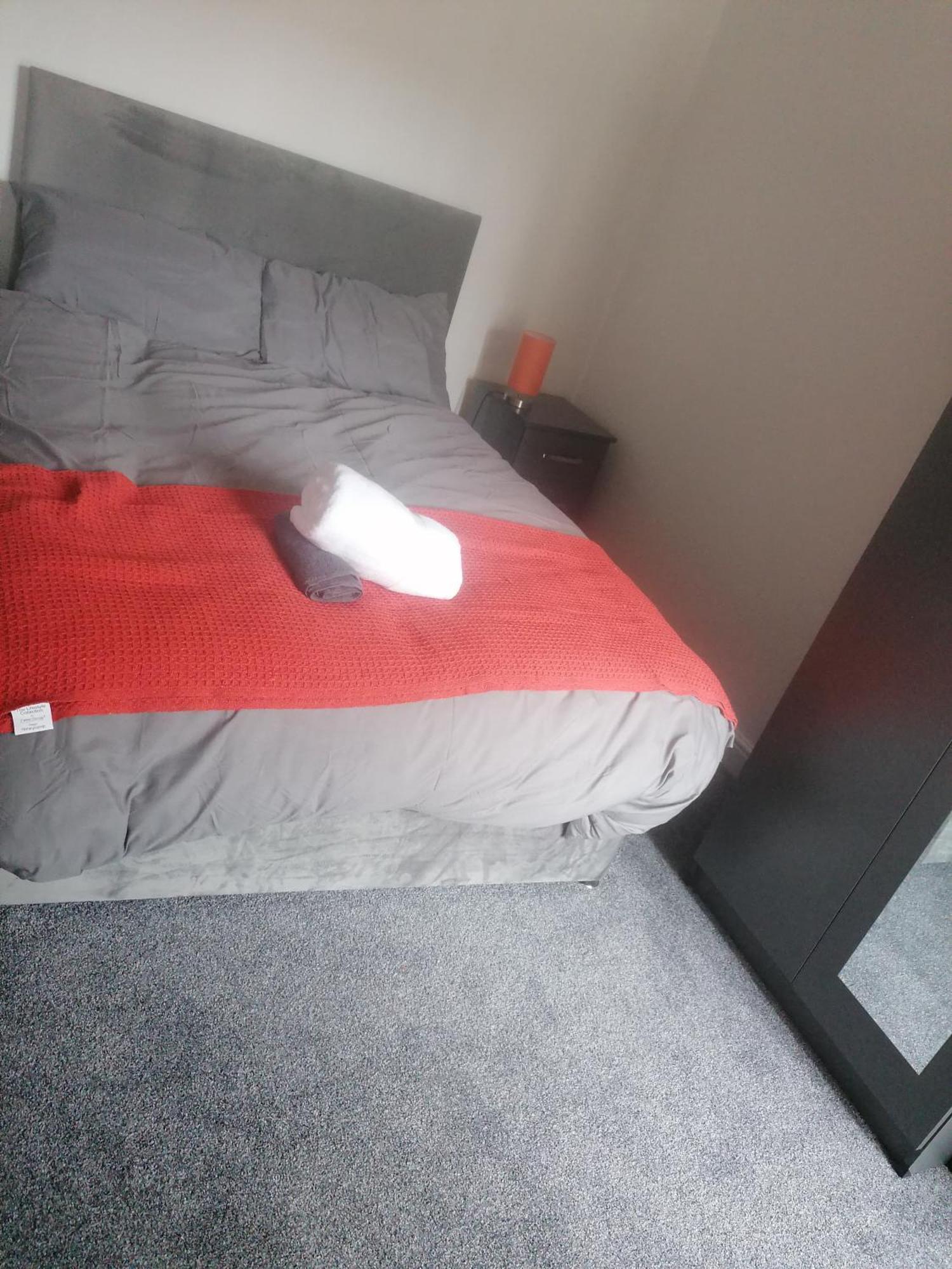 Rossy Home Of Relaxations Stoke-on-Trent Экстерьер фото