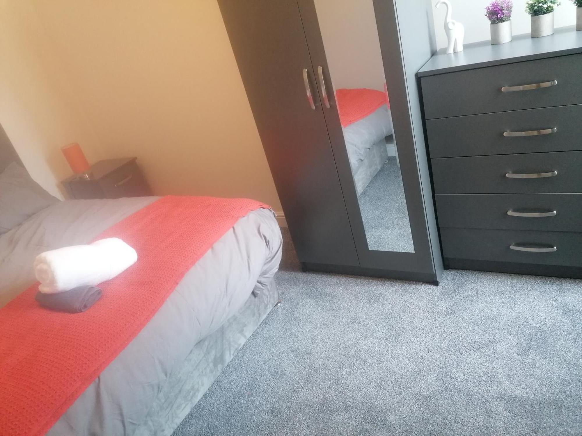 Rossy Home Of Relaxations Stoke-on-Trent Экстерьер фото