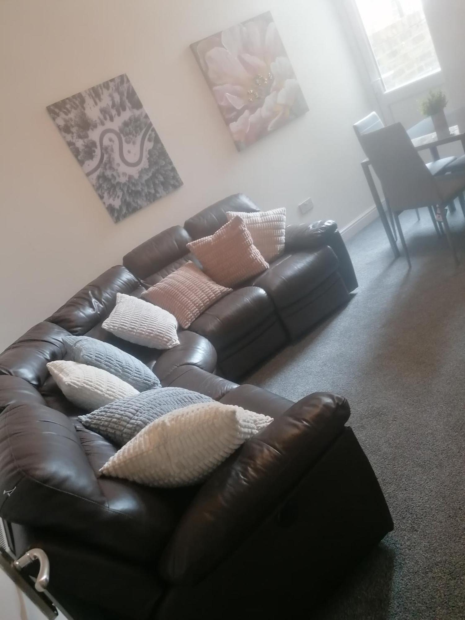 Rossy Home Of Relaxations Stoke-on-Trent Экстерьер фото