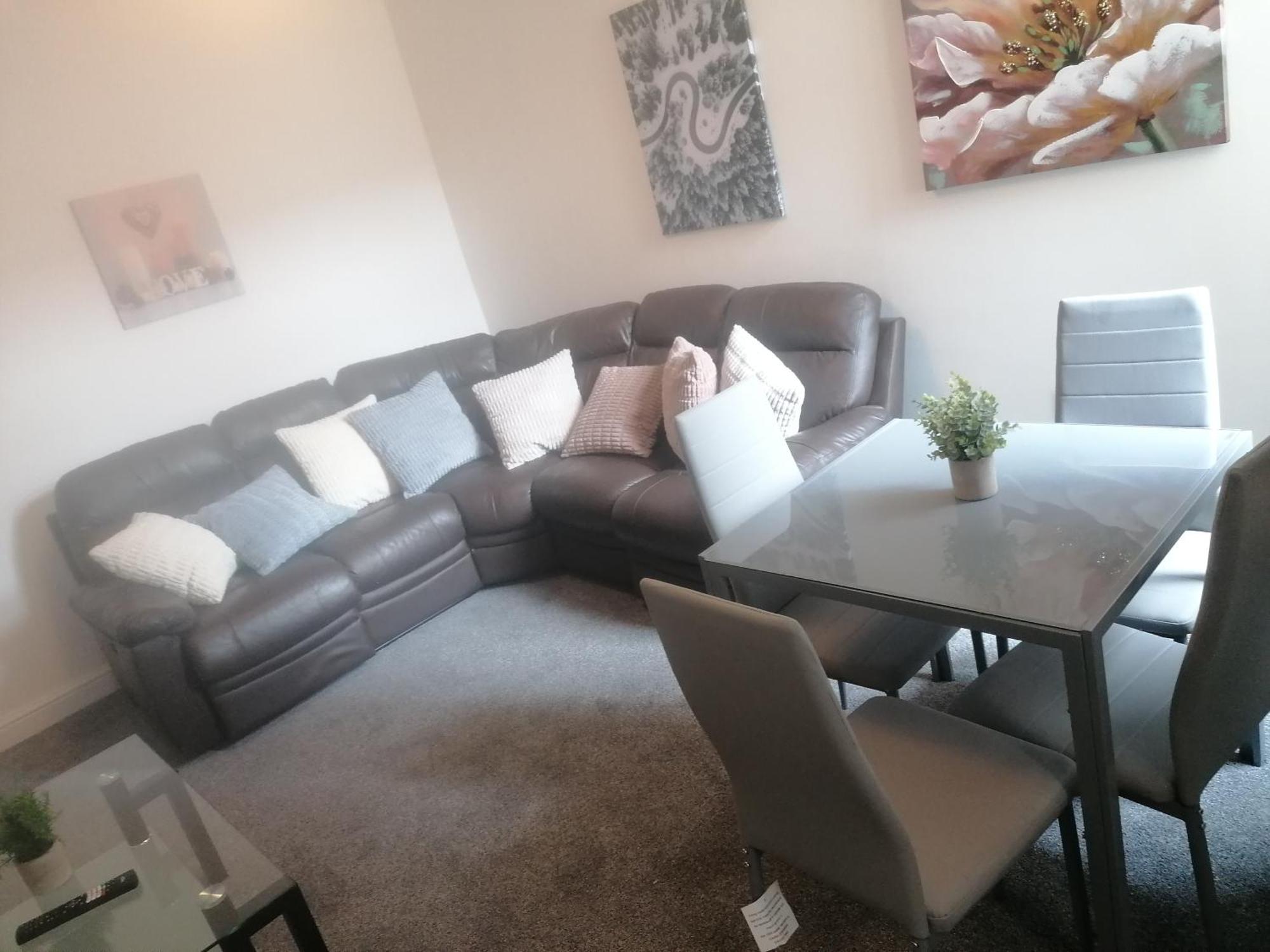 Rossy Home Of Relaxations Stoke-on-Trent Экстерьер фото