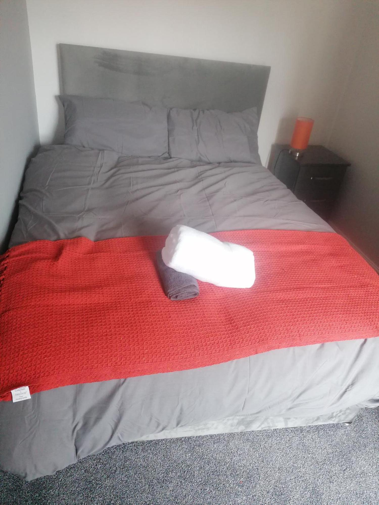 Rossy Home Of Relaxations Stoke-on-Trent Экстерьер фото